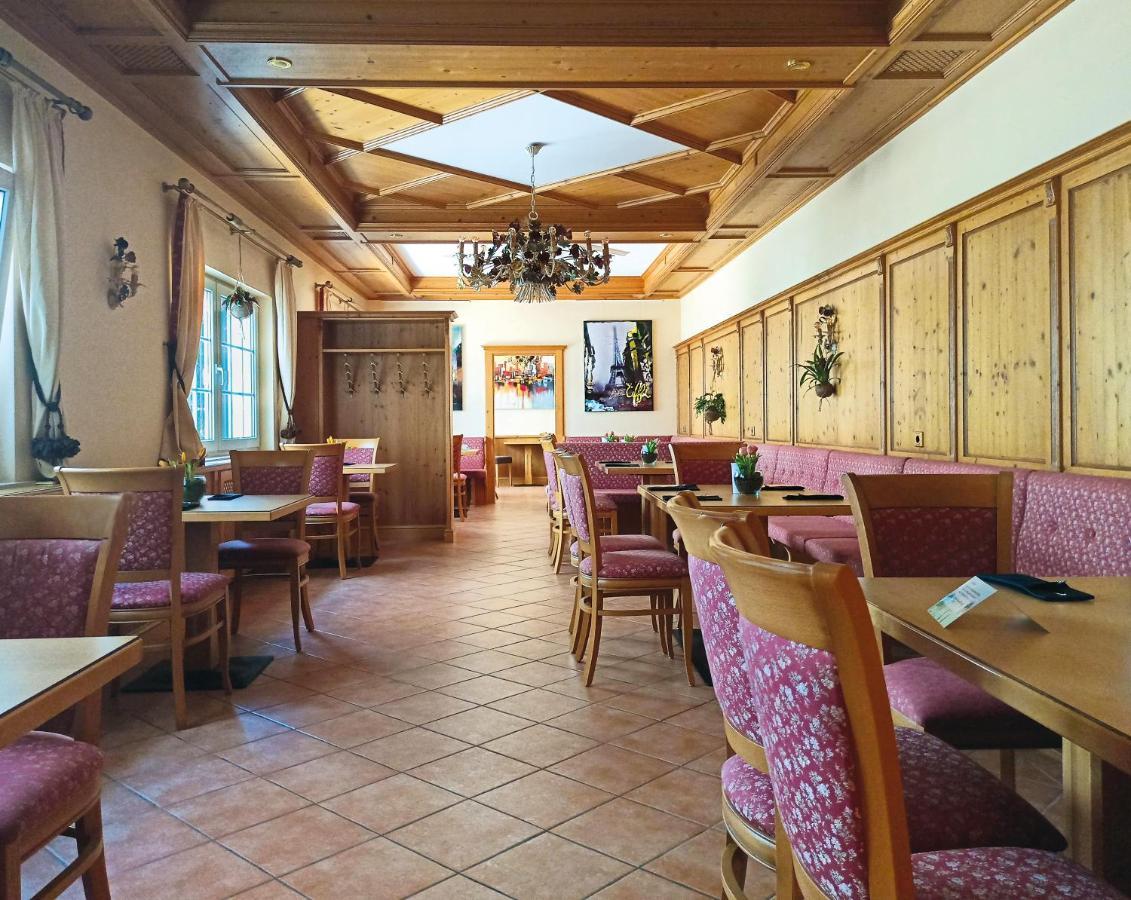 Hotel Speeter Weisenheim am Berg Dış mekan fotoğraf