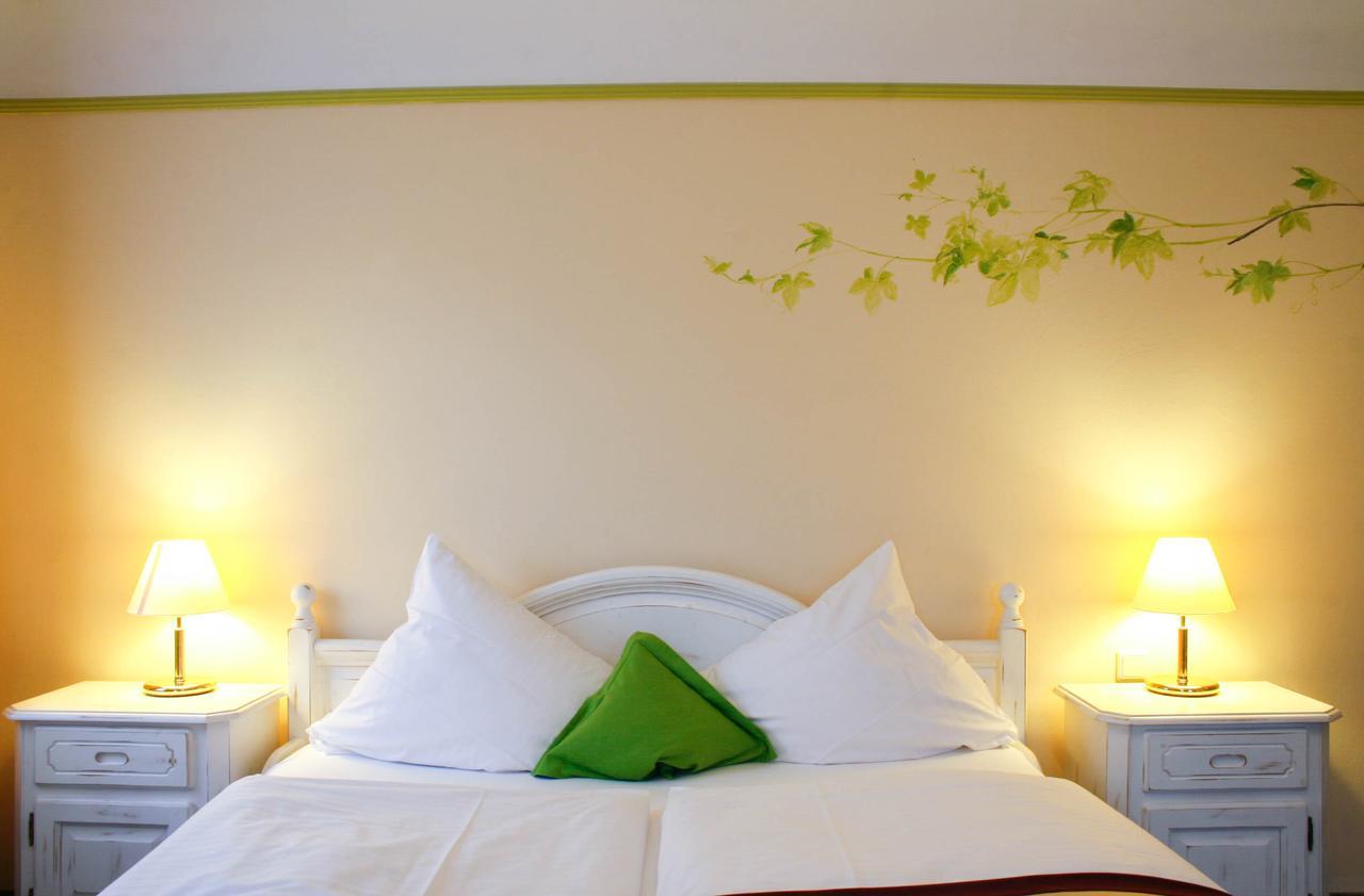 Hotel Speeter Weisenheim am Berg Dış mekan fotoğraf
