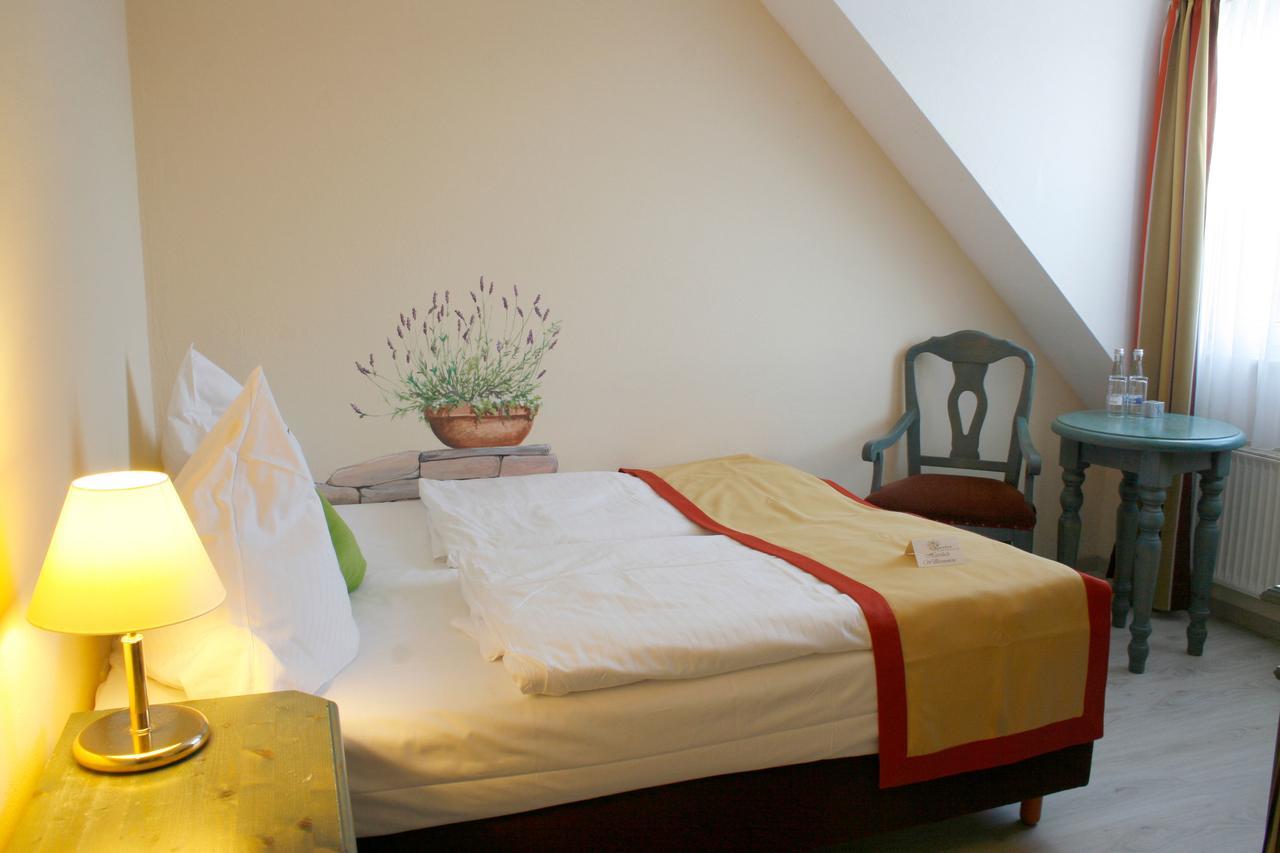 Hotel Speeter Weisenheim am Berg Dış mekan fotoğraf
