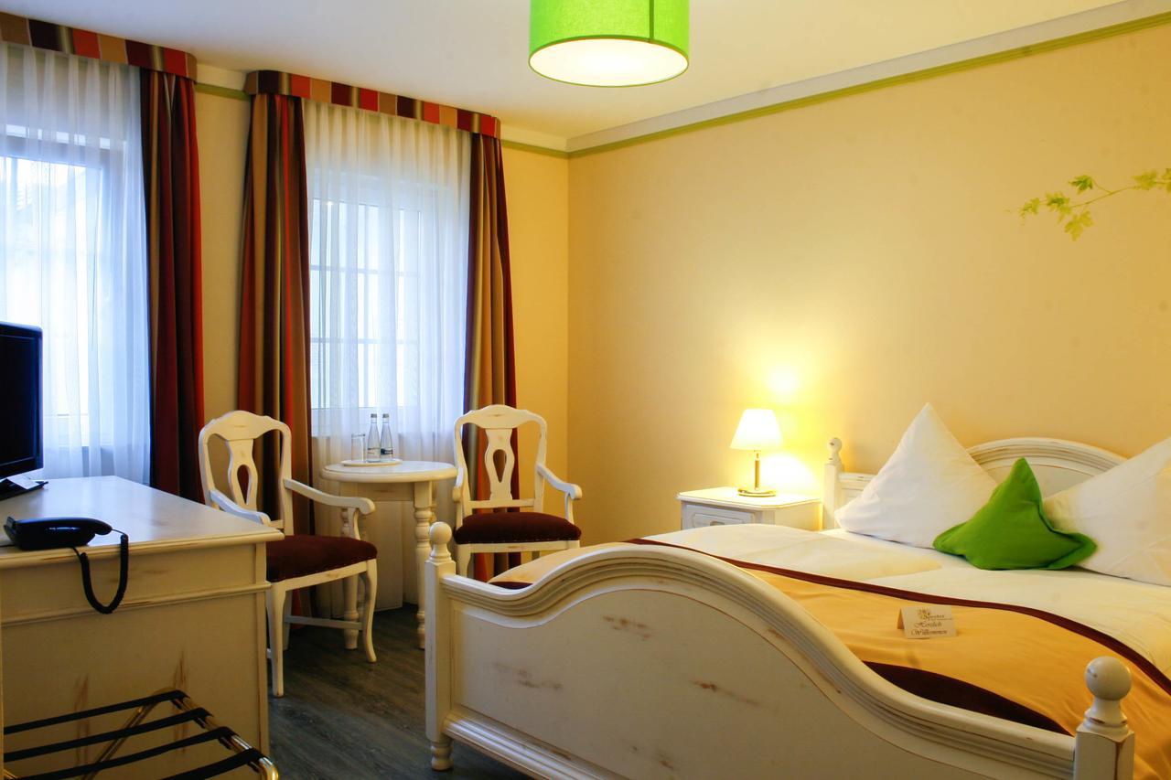 Hotel Speeter Weisenheim am Berg Dış mekan fotoğraf