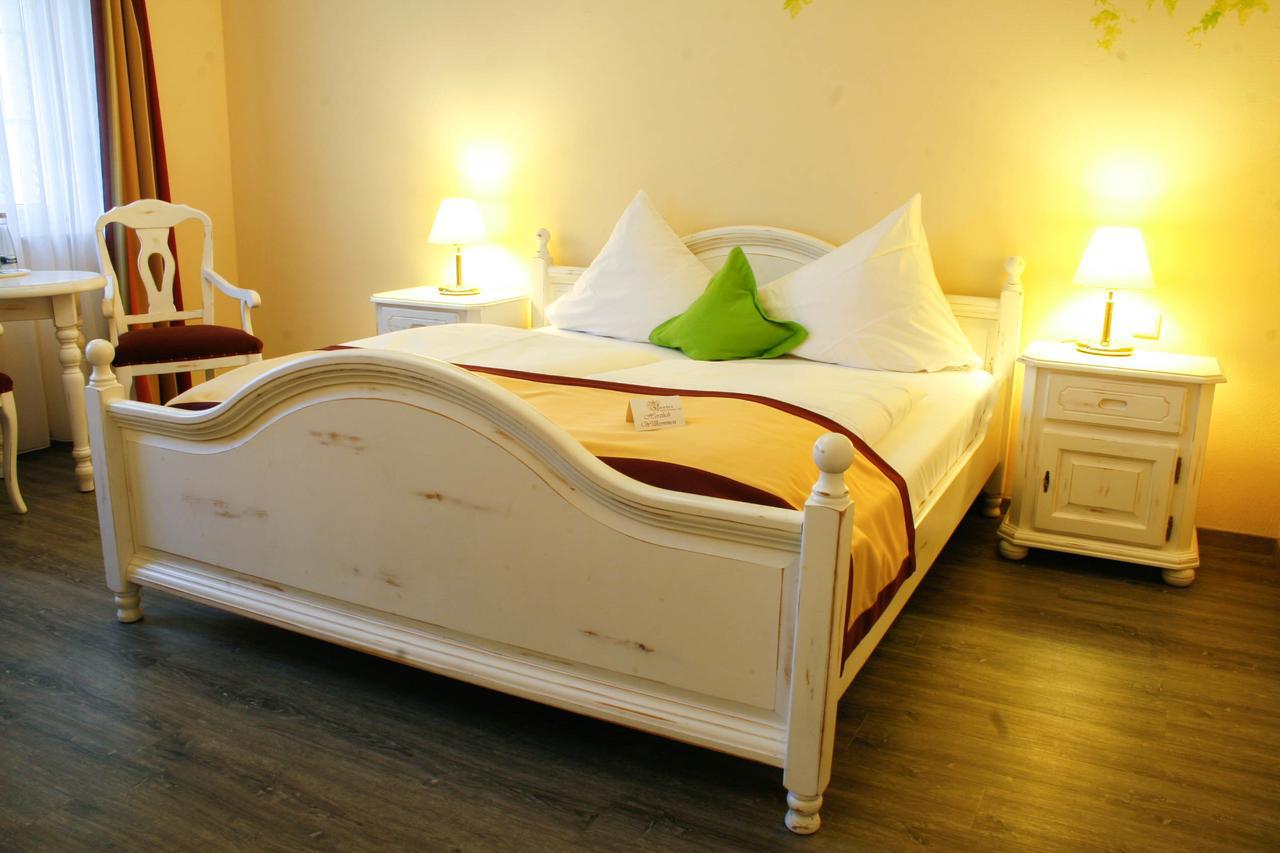 Hotel Speeter Weisenheim am Berg Dış mekan fotoğraf