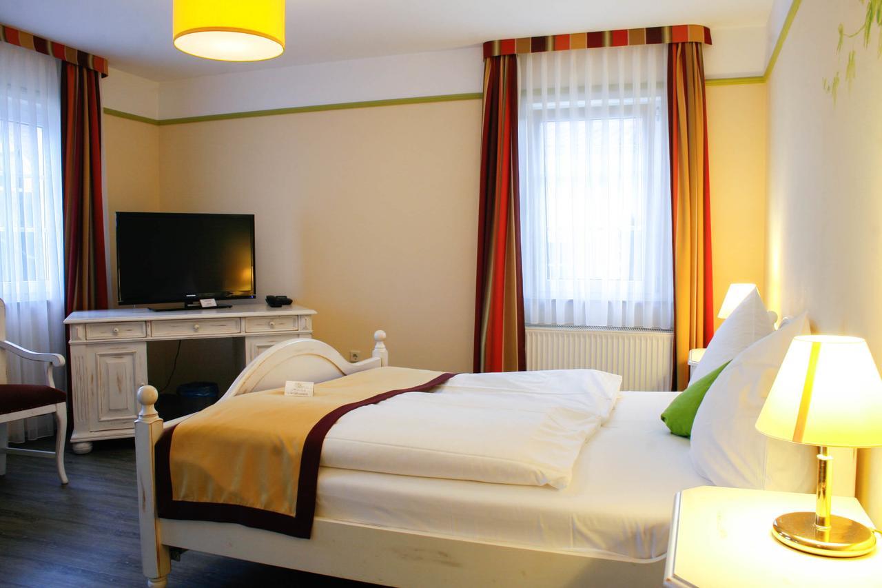 Hotel Speeter Weisenheim am Berg Dış mekan fotoğraf