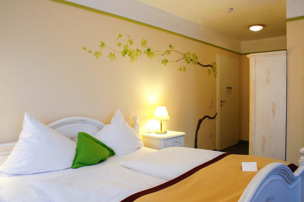 Hotel Speeter Weisenheim am Berg Dış mekan fotoğraf